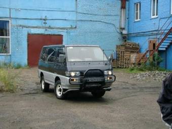 1993 Mitsubishi Delica Pictures