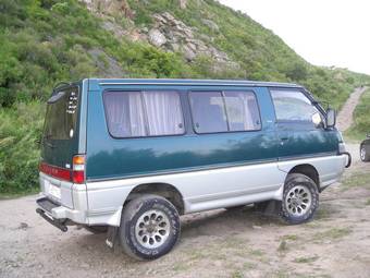 1993 Mitsubishi Delica Pictures