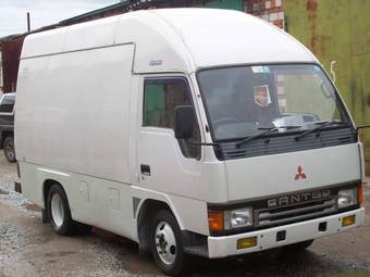 1993 Mitsubishi Delica Photos