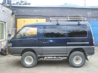 1993 Mitsubishi Delica Photos