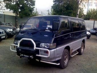 1993 Mitsubishi Delica Photos