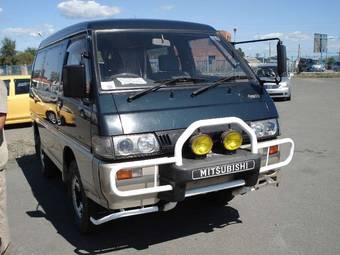 1993 Mitsubishi Delica Pictures