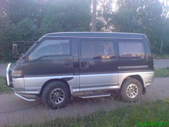 1993 Mitsubishi Delica Photos