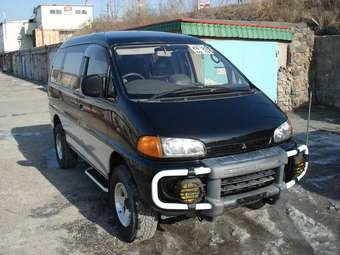 1994 Mitsubishi Delica Photos