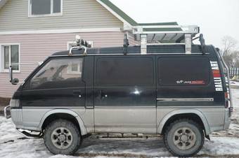 1994 Mitsubishi Delica Photos