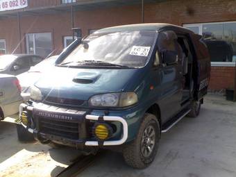 1994 Mitsubishi Delica Photos