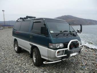 1994 Mitsubishi Delica Photos