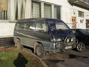 1994 Mitsubishi Delica Photos