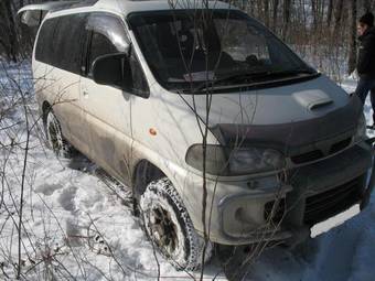 1994 Mitsubishi Delica Photos