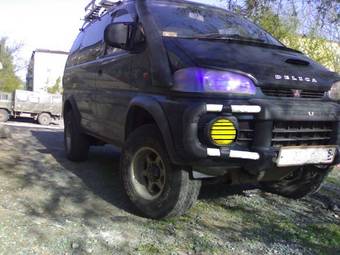 1994 Mitsubishi Delica Photos