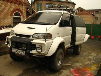 1994 Mitsubishi Delica Pictures