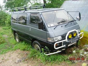 1994 Mitsubishi Delica Photos