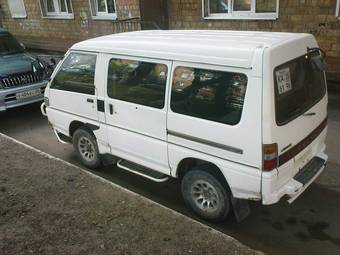 1994 Mitsubishi Delica Pictures