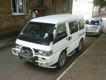 1994 Mitsubishi Delica Photos