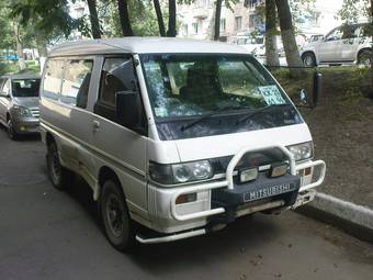 1994 Mitsubishi Delica Photos