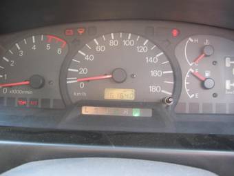 1994 Mitsubishi Delica Pictures