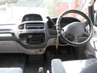 1994 Mitsubishi Delica Photos