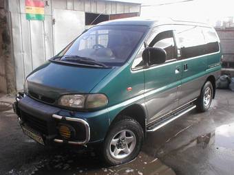 1994 Mitsubishi Delica Photos