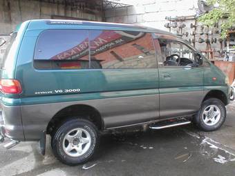 1994 Mitsubishi Delica Pictures