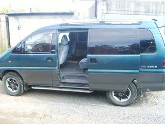 1994 Mitsubishi Delica Pictures