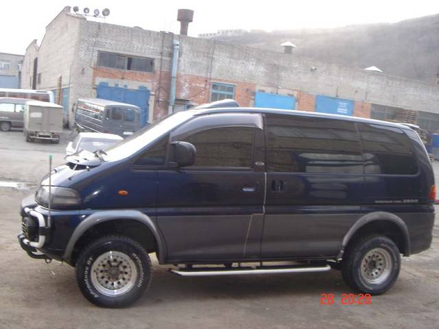 1995 Mitsubishi Delica