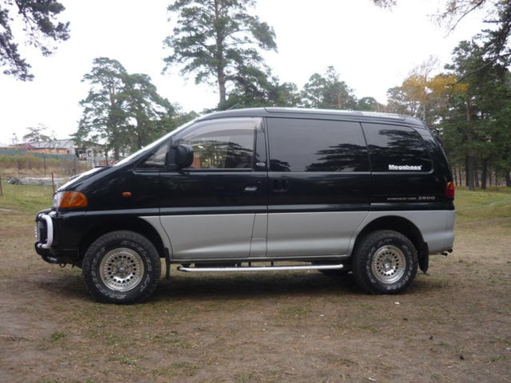 1995 Mitsubishi Delica