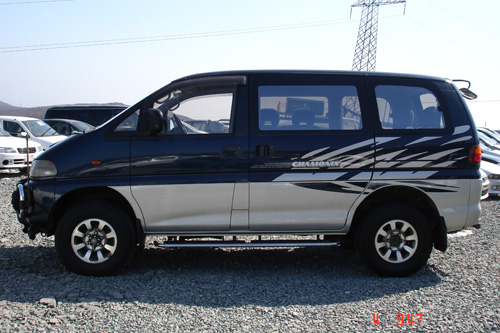 1995 Mitsubishi Delica Pictures