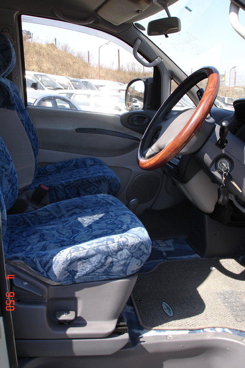 1995 Mitsubishi Delica Photos
