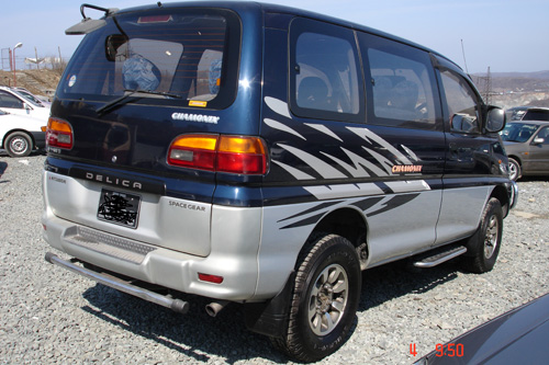 1995 Mitsubishi Delica Photos