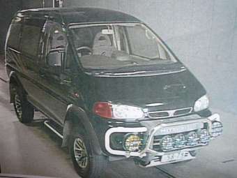 1995 Mitsubishi Delica Photos