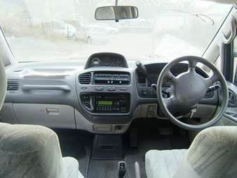1995 Mitsubishi Delica Pictures