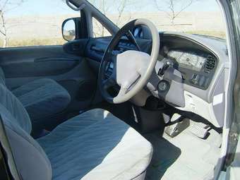 1995 Mitsubishi Delica Photos