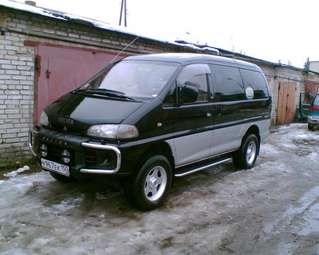 1995 Mitsubishi Delica Photos