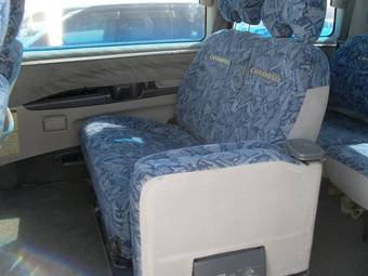 1995 Mitsubishi Delica Pictures