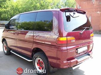 1995 Mitsubishi Delica Photos