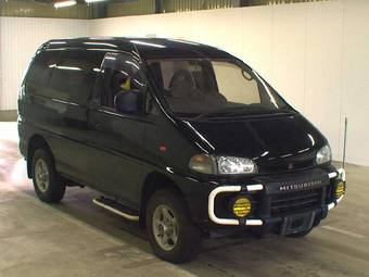 1995 Mitsubishi Delica Photos