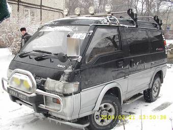 1995 Mitsubishi Delica Photos