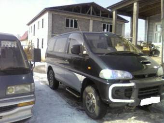 1995 Mitsubishi Delica Photos