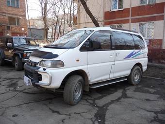 1995 Mitsubishi Delica Photos