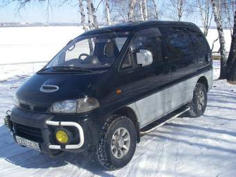 1995 Mitsubishi Delica Pictures