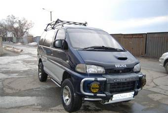 1995 Mitsubishi Delica Photos