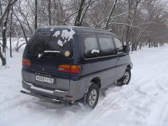 1995 Mitsubishi Delica Photos