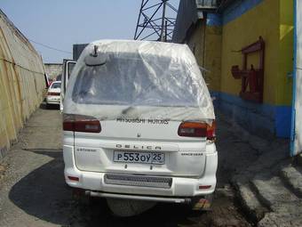 1995 Mitsubishi Delica Pictures