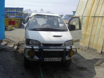 1995 Mitsubishi Delica Photos