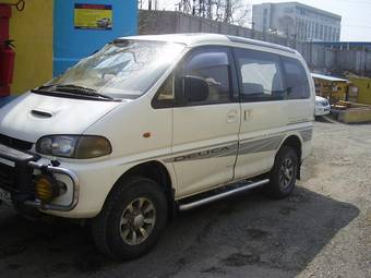 1995 Mitsubishi Delica Pictures