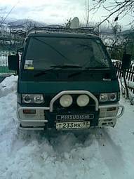 1995 Mitsubishi Delica Pictures