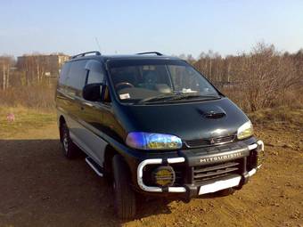 1995 Mitsubishi Delica Photos