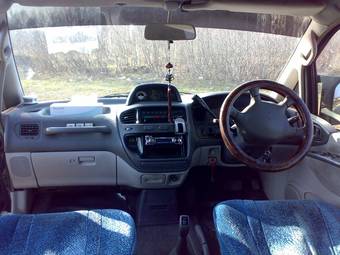 1995 Mitsubishi Delica Pictures