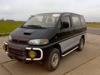 1995 Mitsubishi Delica Photos