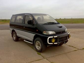 1995 Mitsubishi Delica Photos